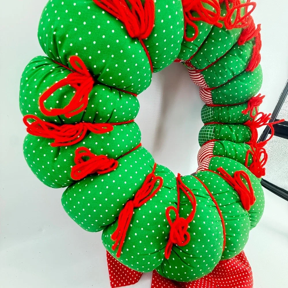 Quilted Puff Wreath Bow Vintage handmade Red Green Patchwork Holiday Decor 16x7